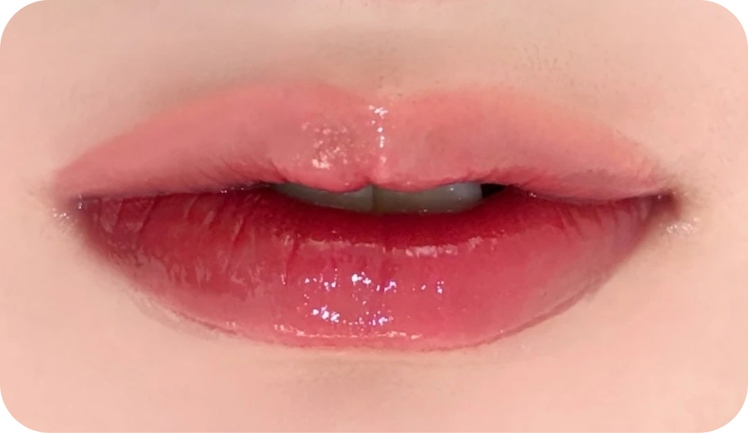 DIF.ME glossy pink lip design