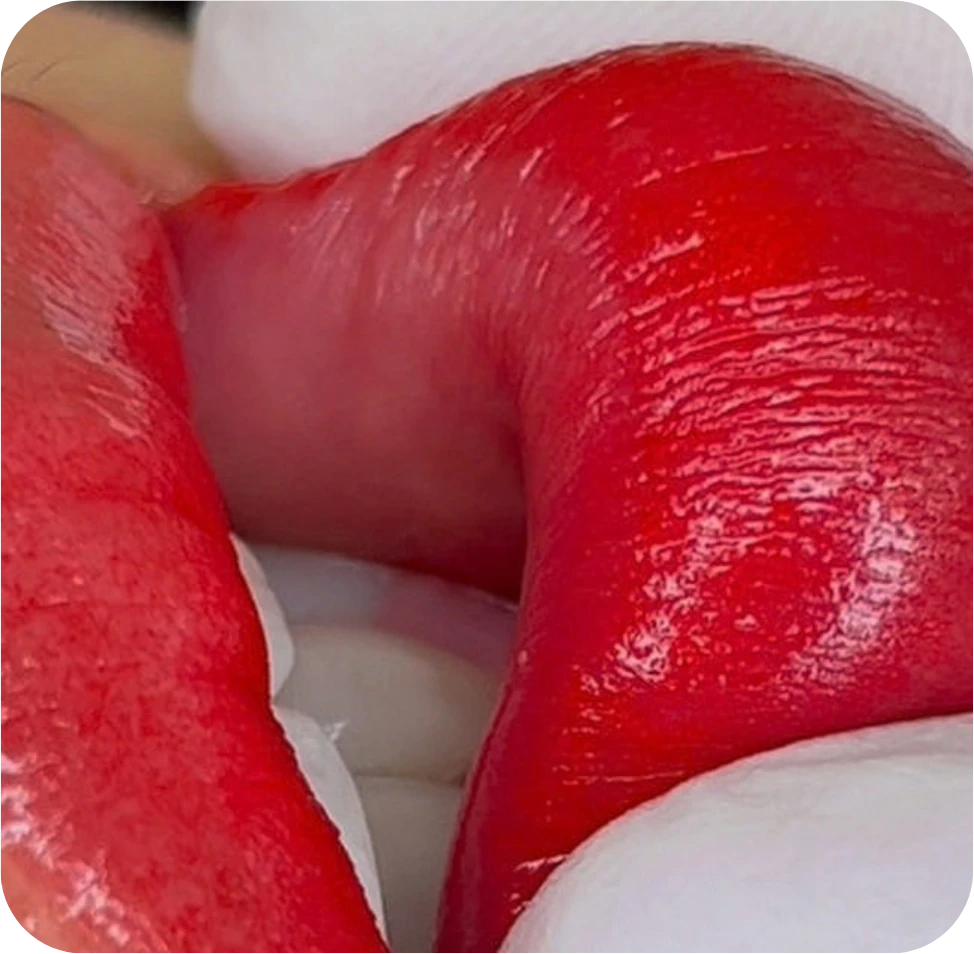 DIF.ME vivid red lip design